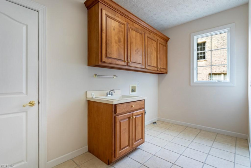 Photo 38 of 50 residential for sale in York County virginia