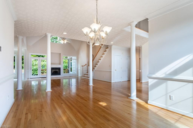Photo 5 of 50 residential for sale in York County virginia