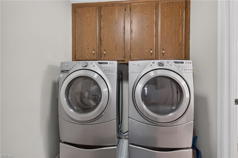 Photo 17 of 35 residential for sale in Hampton virginia