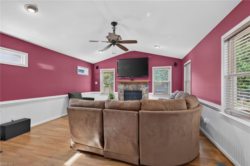 Photo 19 of 35 residential for sale in Hampton virginia