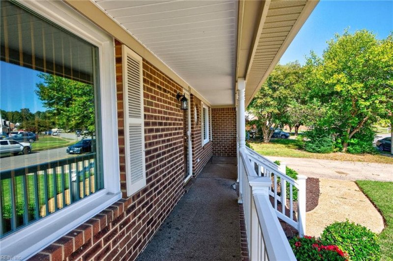 Photo 4 of 35 residential for sale in Hampton virginia