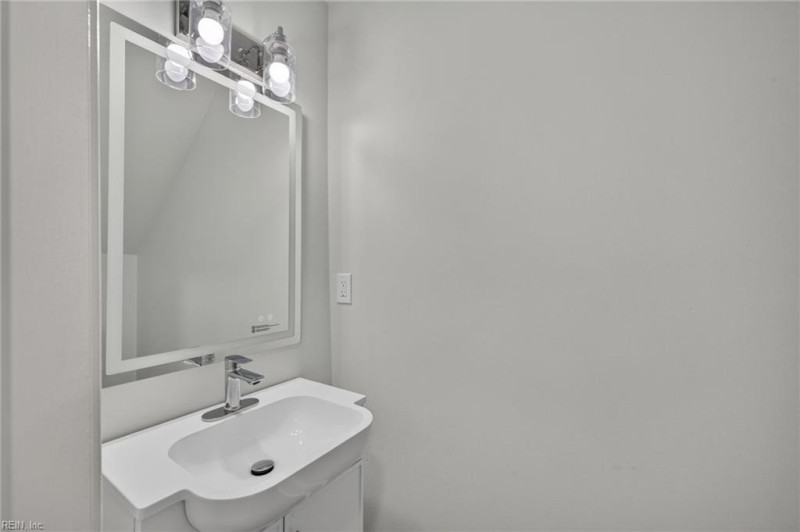 Photo 5 of 31 residential for sale in Chesapeake virginia Photo 5 of 31 residential for sale in Chesapeake virginia