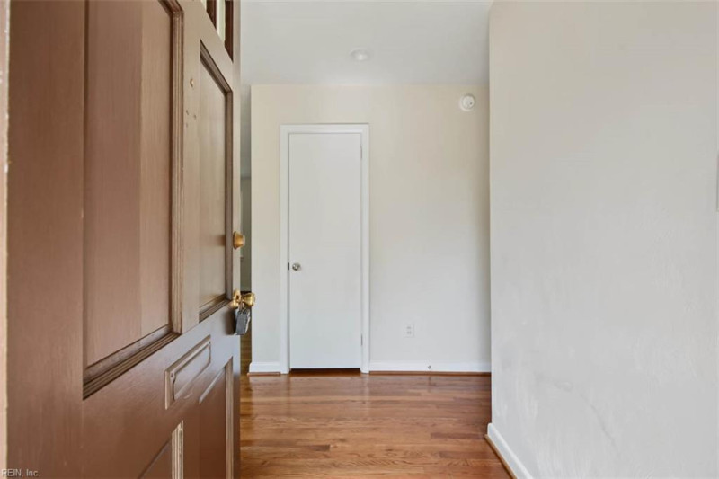 Photo 6 of 36 residential for sale in Newport News virginia