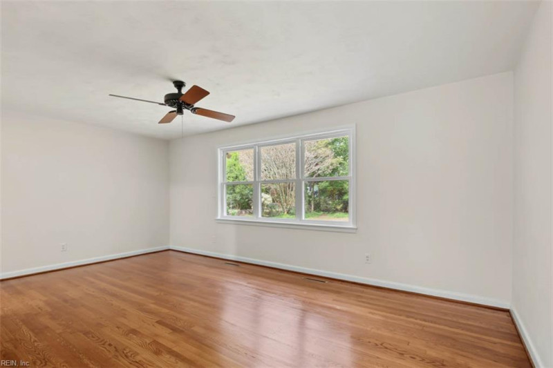 Photo 8 of 36 residential for sale in Newport News virginia