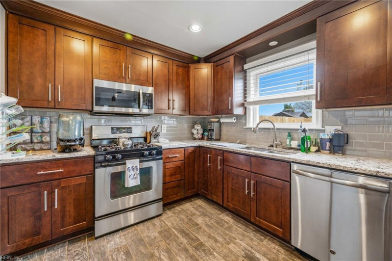 Photo 10 of 27 residential for sale in Virginia Beach virginia