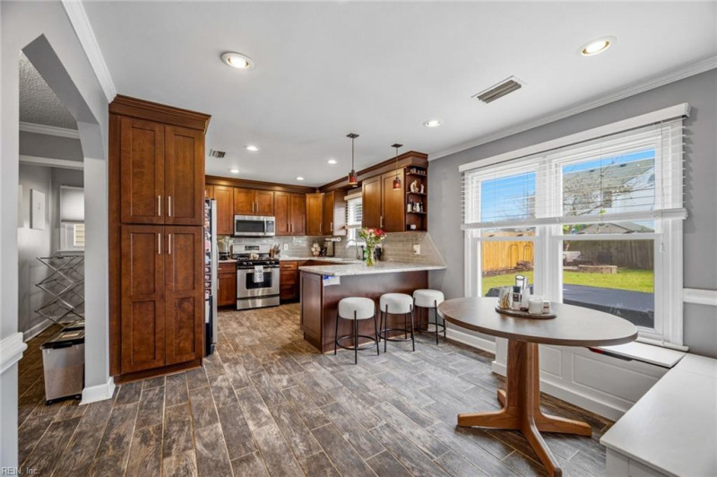 Photo 8 of 27 residential for sale in Virginia Beach virginia