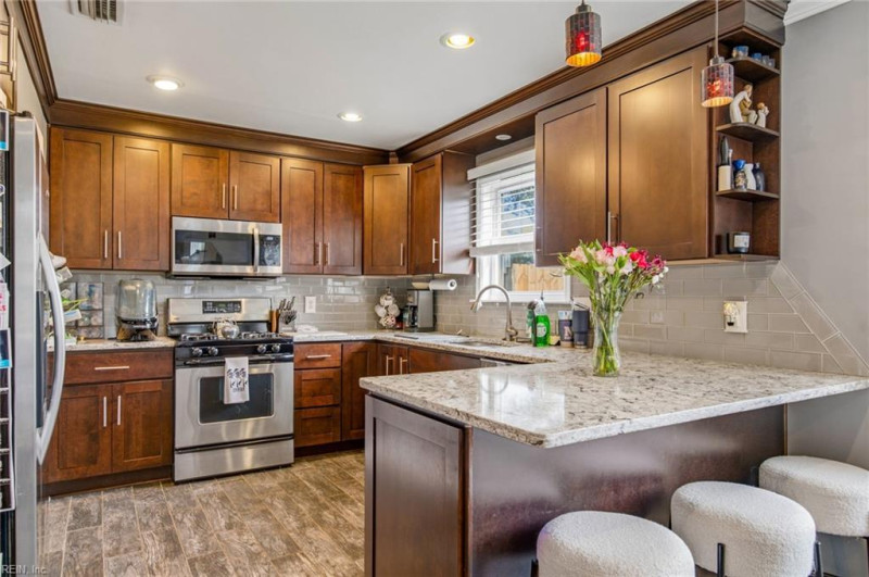 Photo 9 of 27 residential for sale in Virginia Beach virginia