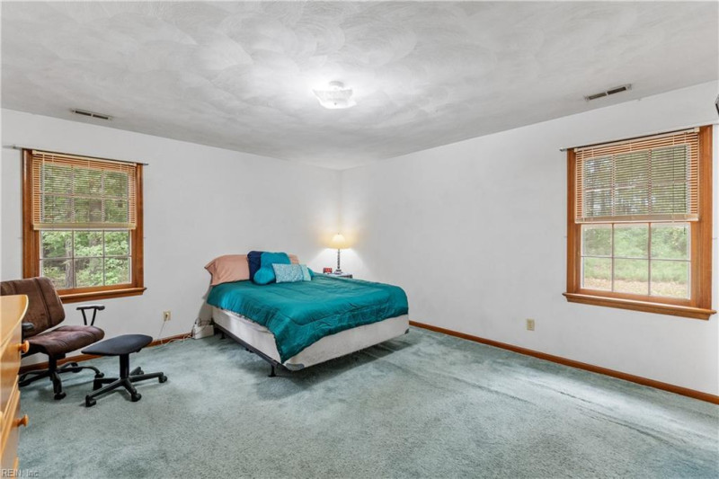 Photo 15 of 32 residential for sale in Chesapeake virginia