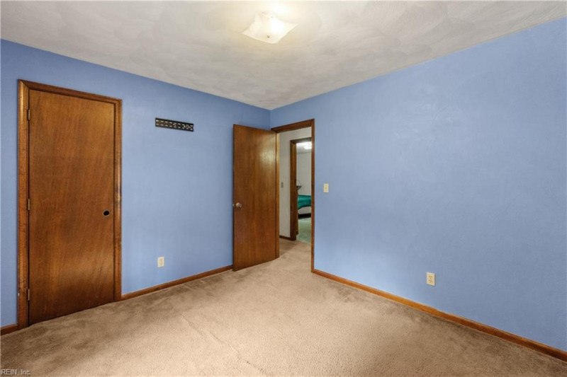 Photo 20 of 32 residential for sale in Chesapeake virginia