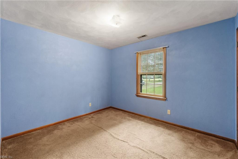 Photo 21 of 32 residential for sale in Chesapeake virginia