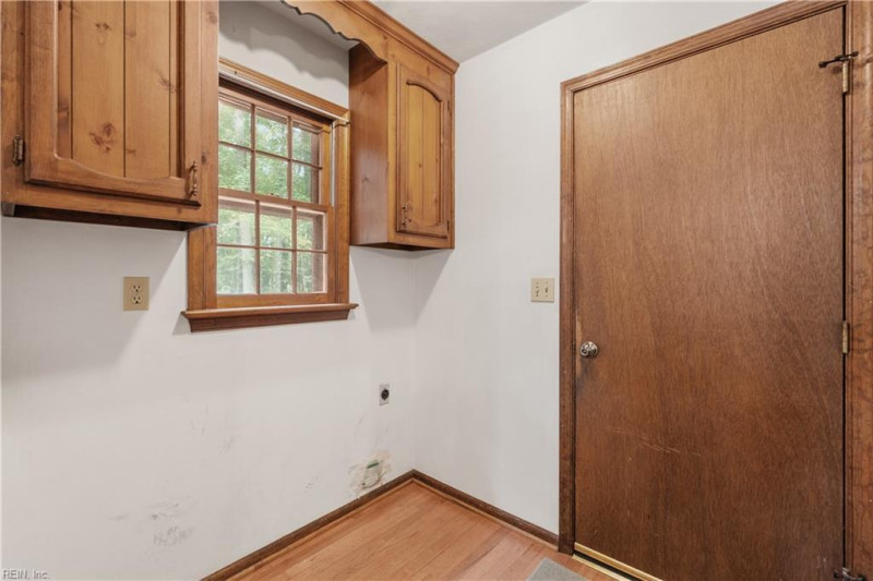 Photo 25 of 32 residential for sale in Chesapeake virginia