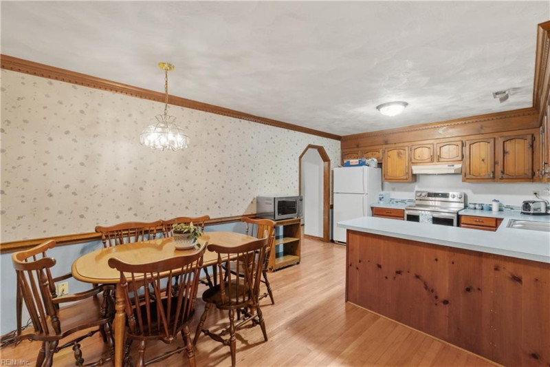 Photo 6 of 32 residential for sale in Chesapeake virginia