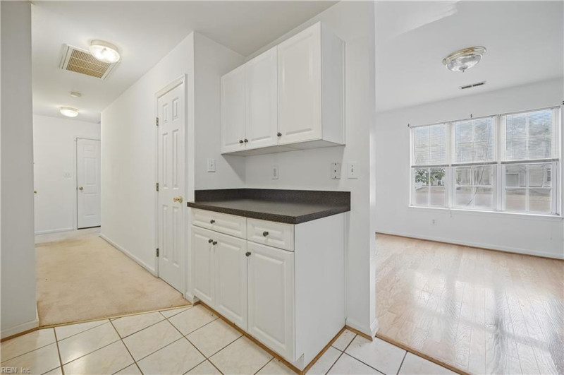 Photo 13 of 36 residential for sale in Hampton virginia