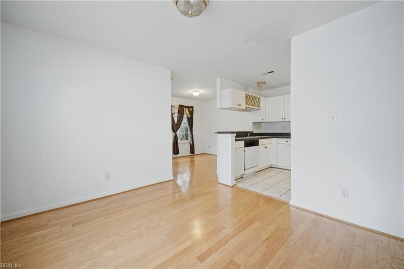 Photo 8 of 36 residential for sale in Hampton virginia