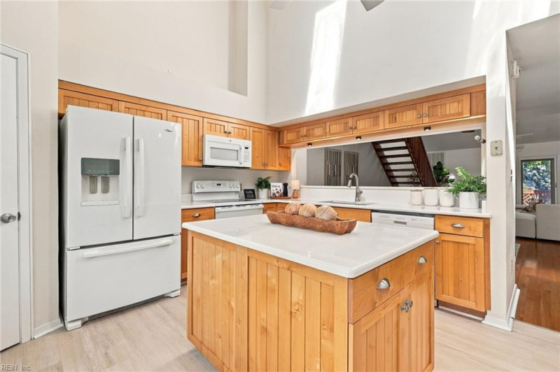 Photo 11 of 42 residential for sale in Virginia Beach virginia