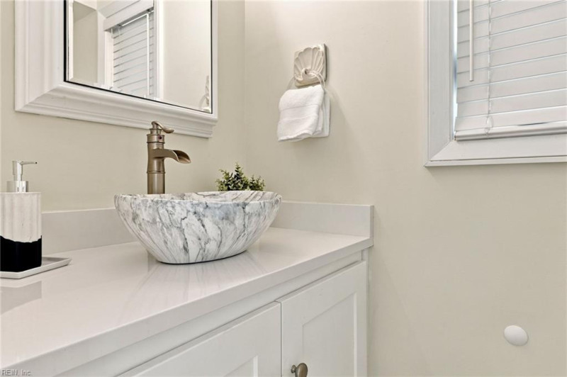 Photo 14 of 42 residential for sale in Virginia Beach virginia