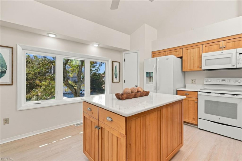 Photo 8 of 42 residential for sale in Virginia Beach virginia
