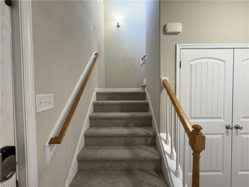 Photo 17 of 22 residential for sale in Chesapeake virginia