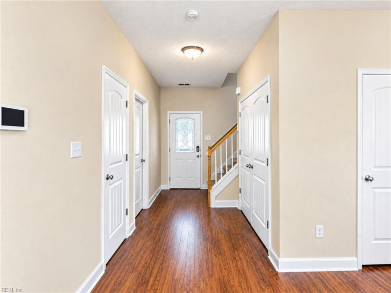 Photo 5 of 22 residential for sale in Chesapeake virginia