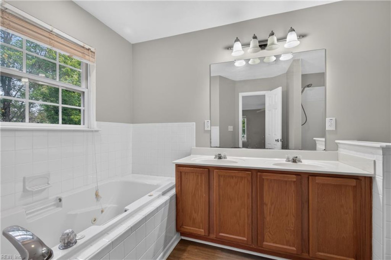 Photo 10 of 42 residential for sale in Chesapeake virginia