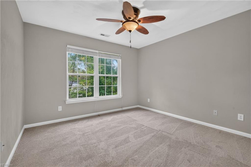 Photo 11 of 42 residential for sale in Chesapeake virginia