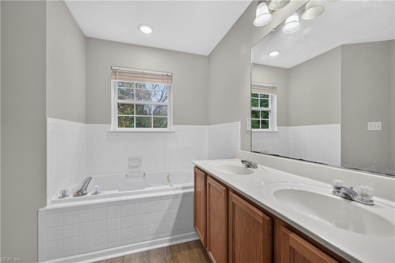 Photo 13 of 42 residential for sale in Chesapeake virginia