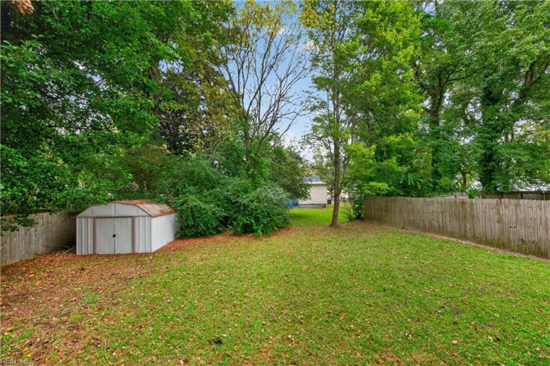 Photo 14 of 42 residential for sale in Chesapeake virginia