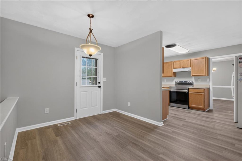 Photo 23 of 42 residential for sale in Chesapeake virginia