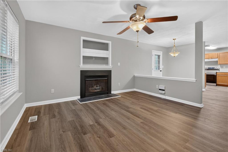 Photo 25 of 42 residential for sale in Chesapeake virginia