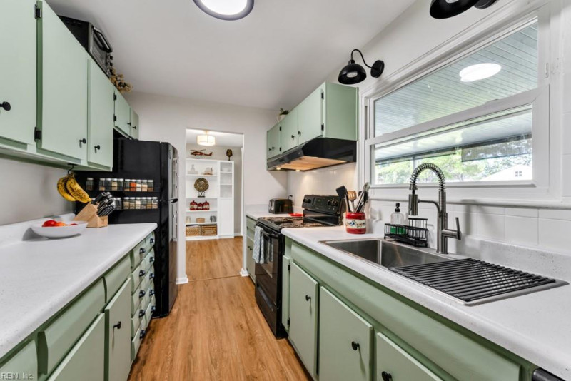 Photo 11 of 34 residential for sale in Norfolk virginia