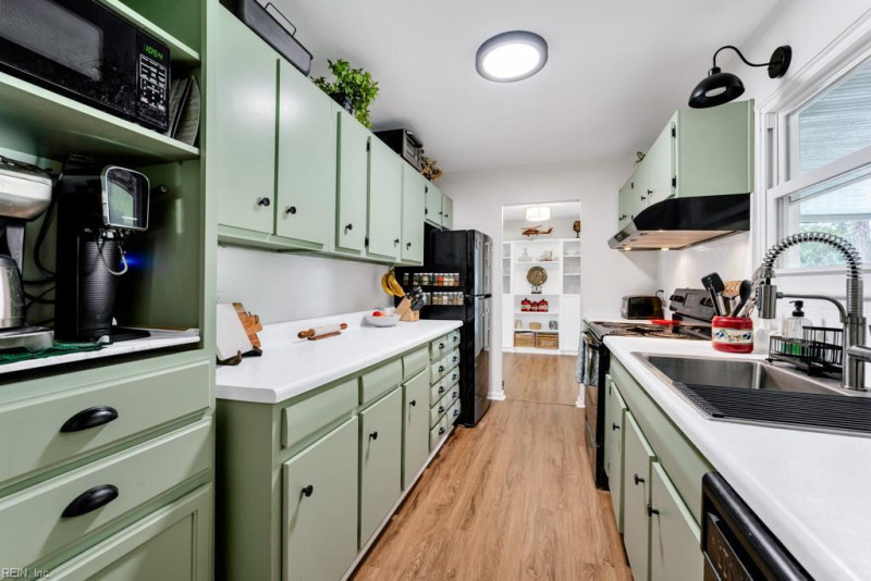 Photo 12 of 34 residential for sale in Norfolk virginia