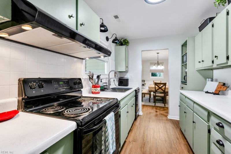 Photo 13 of 34 residential for sale in Norfolk virginia