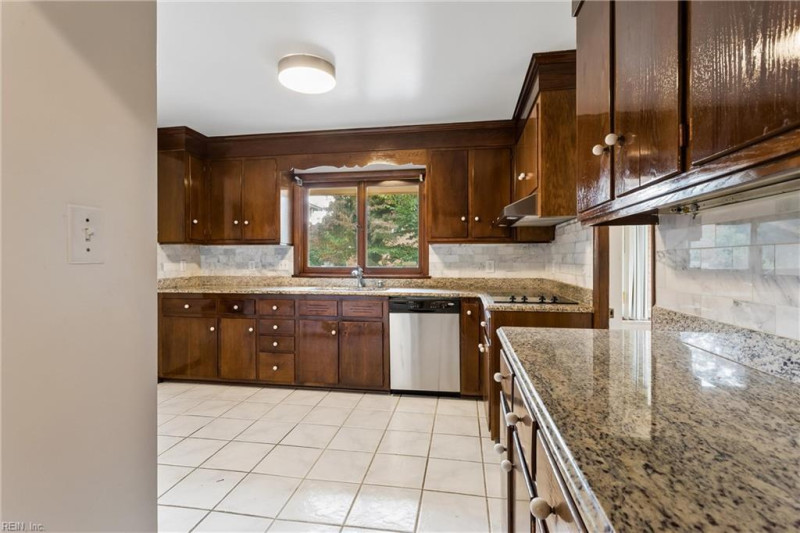 Photo 13 of 40 residential for sale in Newport News virginia Photo 13 of 40 residential for sale in Newport News virginia