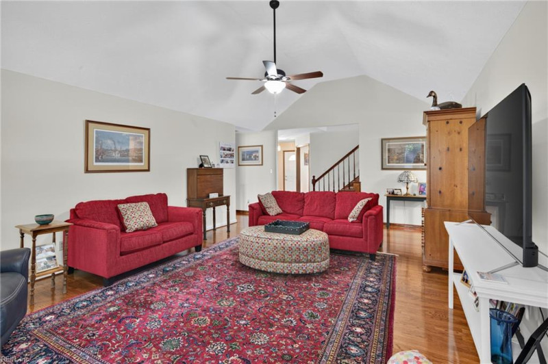 Photo 11 of 50 residential for sale in Gloucester County virginia