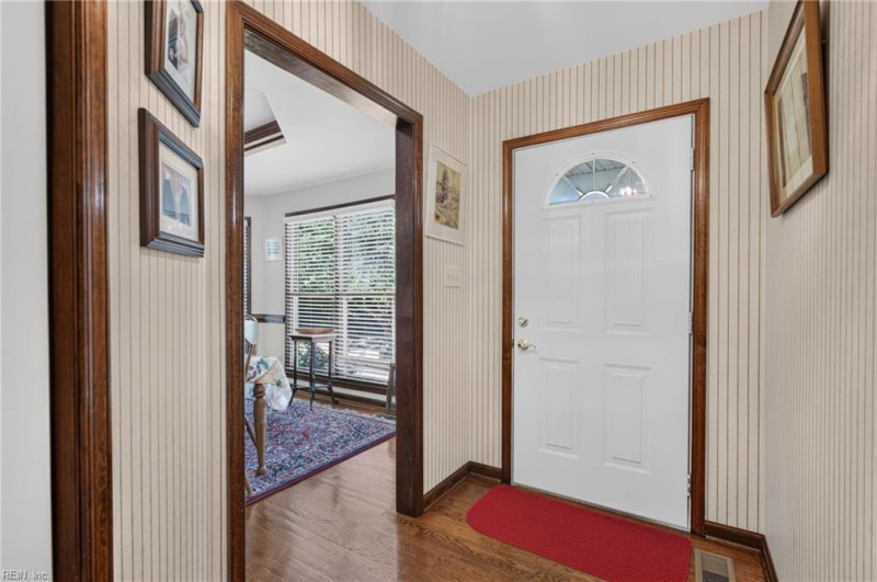Photo 12 of 50 residential for sale in Gloucester County virginia