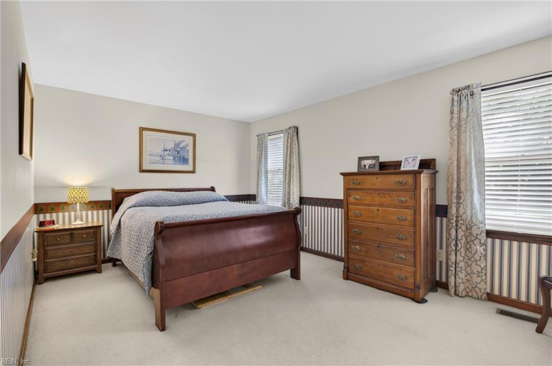 Photo 21 of 50 residential for sale in Gloucester County virginia
