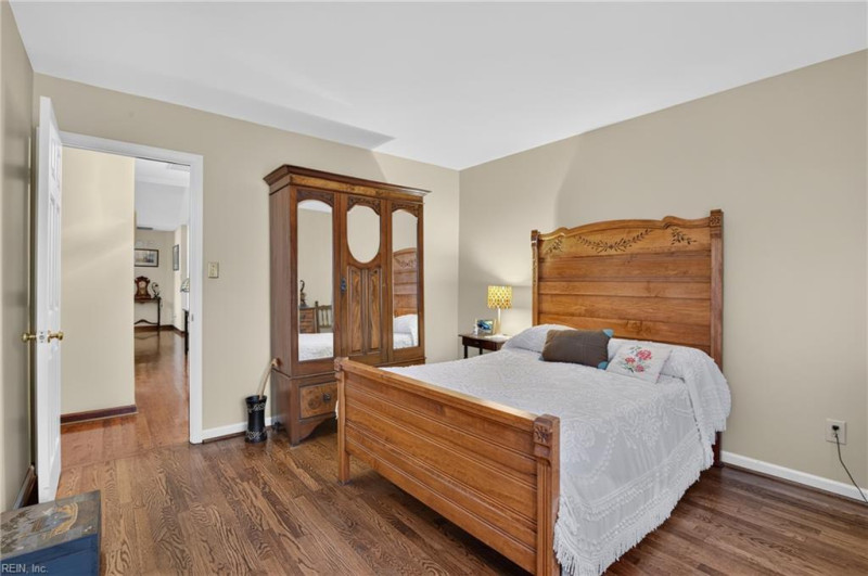 Photo 24 of 50 residential for sale in Gloucester County virginia