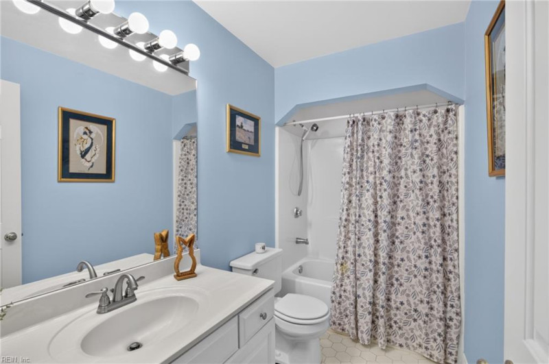 Photo 27 of 50 residential for sale in Gloucester County virginia
