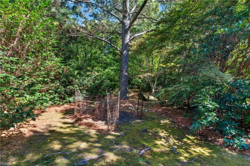Photo 39 of 50 residential for sale in Gloucester County virginia