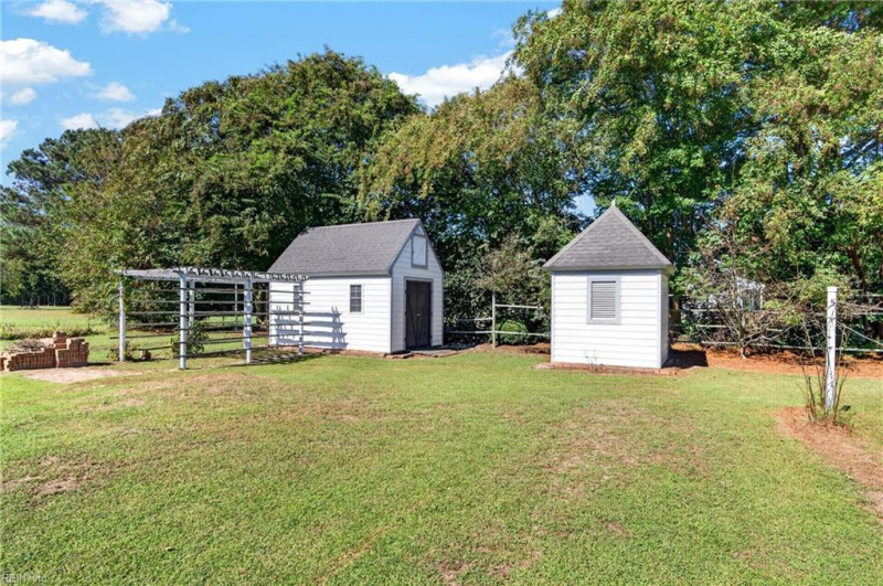 Photo 41 of 50 residential for sale in Gloucester County virginia