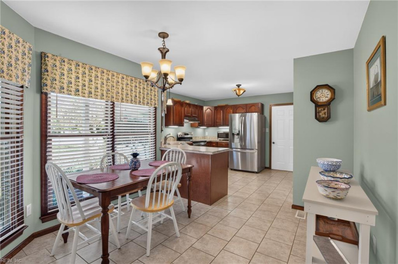 Photo 8 of 50 residential for sale in Gloucester County virginia