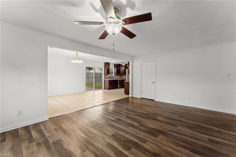 Photo 12 of 36 residential for sale in Virginia Beach virginia