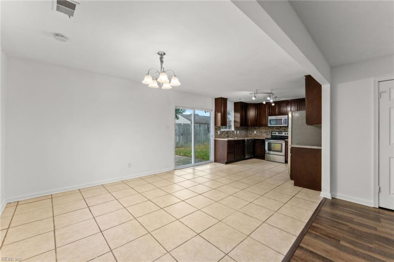 Photo 13 of 36 residential for sale in Virginia Beach virginia