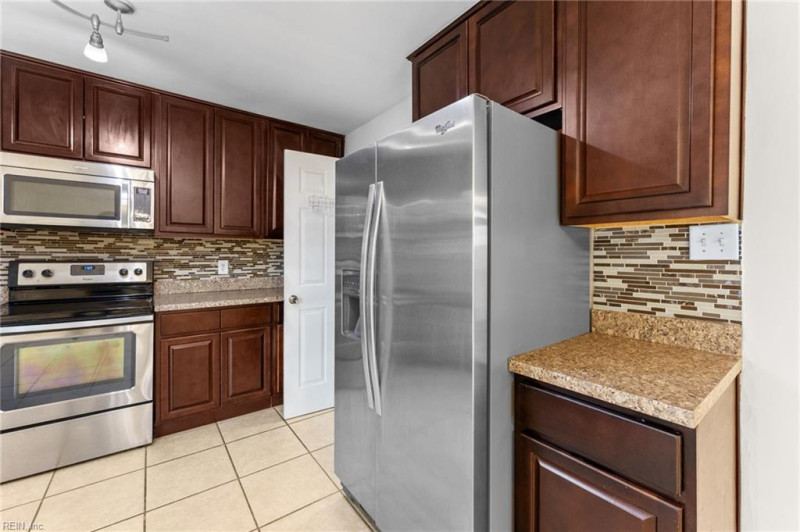 Photo 18 of 36 residential for sale in Virginia Beach virginia