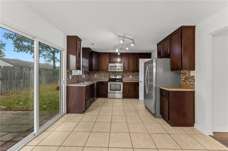 Photo 3 of 36 residential for sale in Virginia Beach virginia