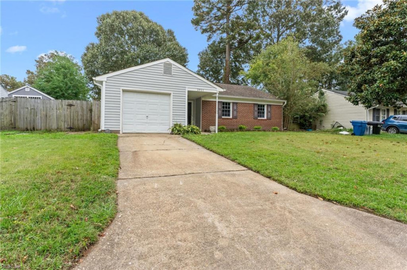 Photo 4 of 36 residential for sale in Virginia Beach virginia