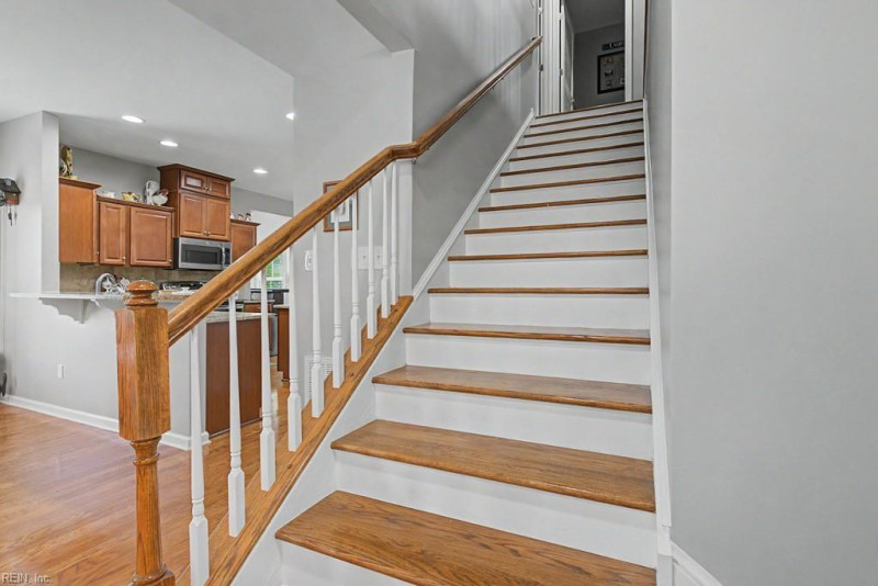 Photo 15 of 31 residential for sale in York County virginia