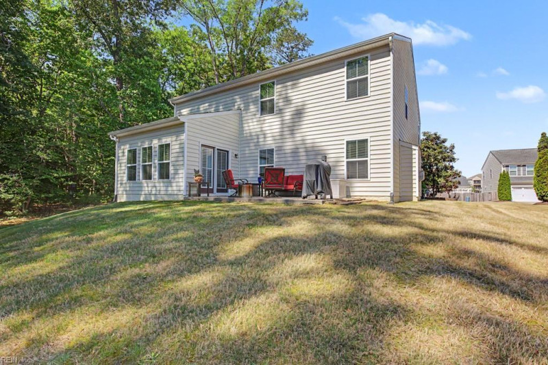 Photo 3 of 31 residential for sale in York County virginia