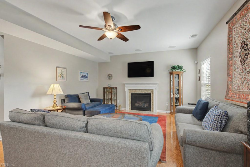 Photo 8 of 31 residential for sale in York County virginia
