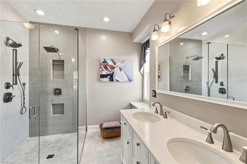 Photo 19 of 40 residential for sale in Virginia Beach virginia